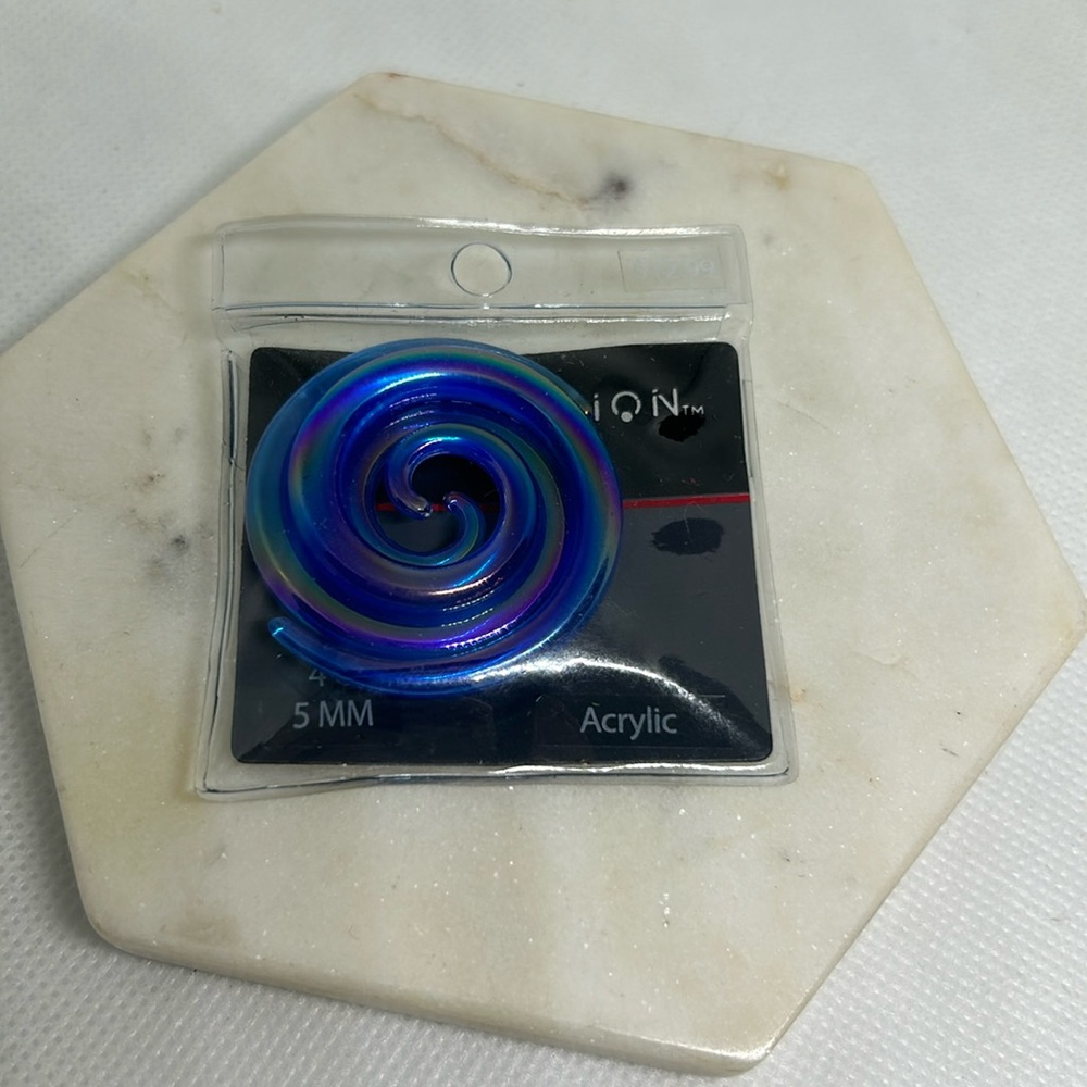 Pierced nation spiral plugs